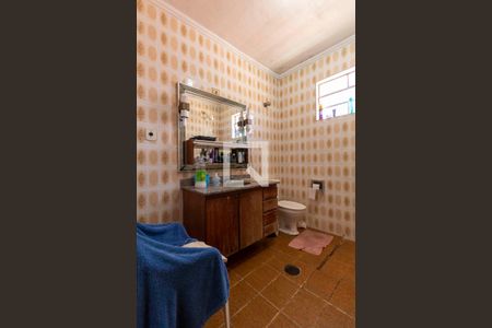 Casa à venda com 225m², 4 quartos e 2 vagasCasa 1 - Banheiro 1