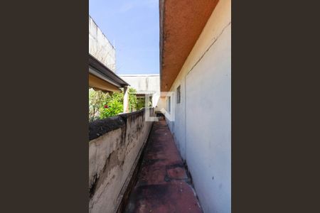 Casa à venda com 225m², 4 quartos e 2 vagasCorredor 