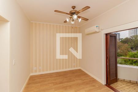 Apartamento à venda com 212m², 3 quartos e 2 vagas Apartamento à venda com 212m², 3 quartos e 2 vagasSuíte