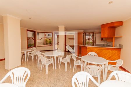 Apartamento à venda com 212m², 3 quartos e 2 vagas Apartamento à venda com 212m², 3 quartos e 2 vagasÁrea comum - Salão de festas