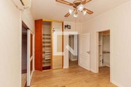 Apartamento à venda com 212m², 3 quartos e 2 vagas Apartamento à venda com 212m², 3 quartos e 2 vagasSuíte