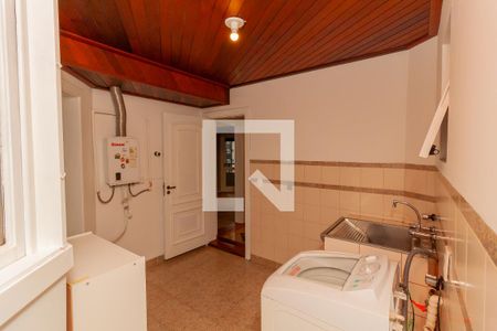 Apartamento à venda com 212m², 3 quartos e 2 vagas Apartamento à venda com 212m², 3 quartos e 2 vagasÁrea de Serviço