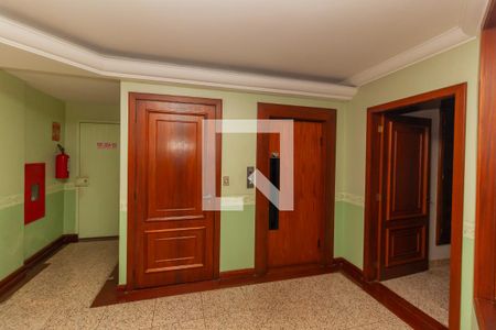 Apartamento à venda com 212m², 3 quartos e 2 vagas Apartamento à venda com 212m², 3 quartos e 2 vagasHall de entrada