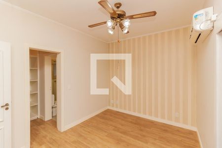 Apartamento à venda com 212m², 3 quartos e 2 vagas Apartamento à venda com 212m², 3 quartos e 2 vagasSuíte