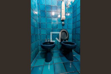 Casa à venda com 360m², 4 quartos e 4 vagas Casa à venda com 360m², 4 quartos e 4 vagasBanheiro da Suíte