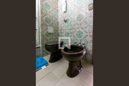 Casa à venda com 360m², 4 quartos e 4 vagas Casa à venda com 360m², 4 quartos e 4 vagasBanheiro Social