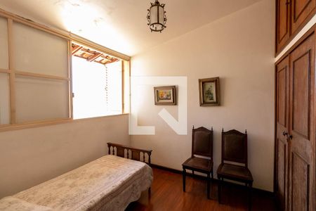 Casa à venda com 360m², 4 quartos e 4 vagas Casa à venda com 360m², 4 quartos e 4 vagasQuarto 2