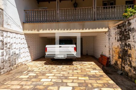 Casa à venda com 360m², 4 quartos e 4 vagas Casa à venda com 360m², 4 quartos e 4 vagasGaragem