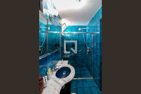 Casa à venda com 360m², 4 quartos e 4 vagas Casa à venda com 360m², 4 quartos e 4 vagasBanheiro da Suíte