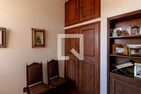 Casa à venda com 360m², 4 quartos e 4 vagas Casa à venda com 360m², 4 quartos e 4 vagasQuarto 2