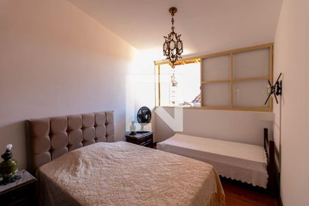 Casa à venda com 360m², 4 quartos e 4 vagas Casa à venda com 360m², 4 quartos e 4 vagasQuarto Suíte