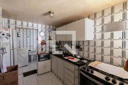 Casa à venda com 360m², 4 quartos e 4 vagas Casa à venda com 360m², 4 quartos e 4 vagasCozinha e Área de Serviço