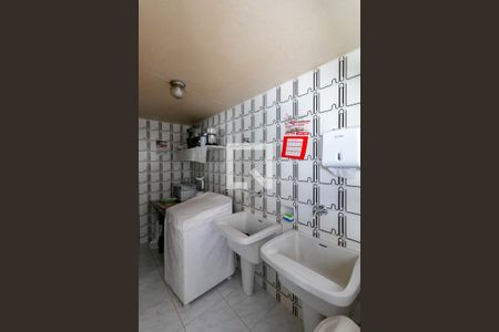 Casa à venda com 360m², 4 quartos e 4 vagas Casa à venda com 360m², 4 quartos e 4 vagasCozinha e Área de Serviço