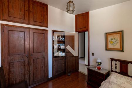Casa à venda com 360m², 4 quartos e 4 vagas Casa à venda com 360m², 4 quartos e 4 vagasQuarto 2