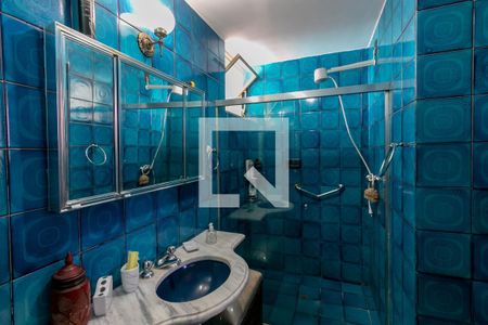Casa à venda com 360m², 4 quartos e 4 vagas Casa à venda com 360m², 4 quartos e 4 vagasBanheiro da Suíte