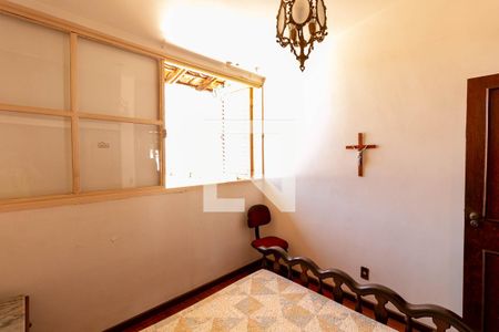 Casa à venda com 360m², 4 quartos e 4 vagas Casa à venda com 360m², 4 quartos e 4 vagasQuarto 1