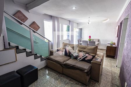 Sala de casa de condomínio à venda com 3 quartos, 170m² em Manacás, Belo Horizonte