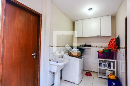 Casa à venda com 223m², 3 quartos e 4 vagasÁrea de Serviço