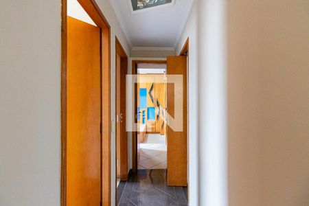 Corredor de apartamento para alugar com 3 quartos, 72m² em Vila Carlos de Campos, São Paulo
