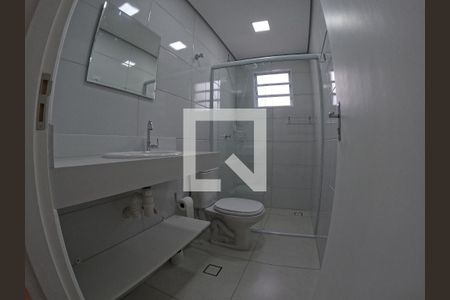 BANHEIRO SUÍTE de casa para alugar com 3 quartos, 110m² em Vila Ipojuca, São Paulo