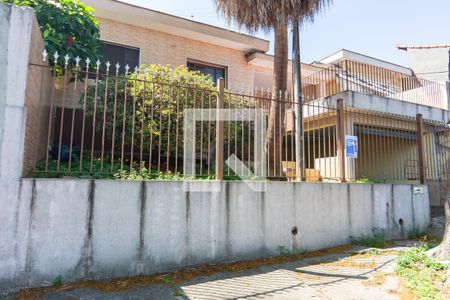 Casa à venda com 300m², 3 quartos e 1 vaga Casa à venda com 300m², 3 quartos e 1 vagaFachada