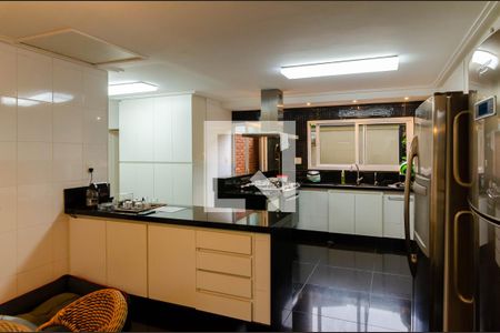 Casa para alugar com 1500m², 3 quartos e 2 vagas Casa para alugar com 1500m², 3 quartos e 2 vagasCozinha