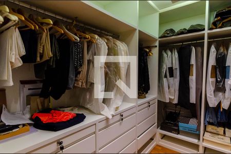 Casa para alugar com 1500m², 3 quartos e 2 vagas Casa para alugar com 1500m², 3 quartos e 2 vagasCloset da Suíte