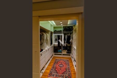 Casa para alugar com 1500m², 3 quartos e 2 vagas Casa para alugar com 1500m², 3 quartos e 2 vagasCloset da Suíte