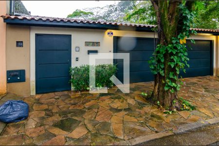 Casa para alugar com 1500m², 3 quartos e 2 vagas Casa para alugar com 1500m², 3 quartos e 2 vagasFachada
