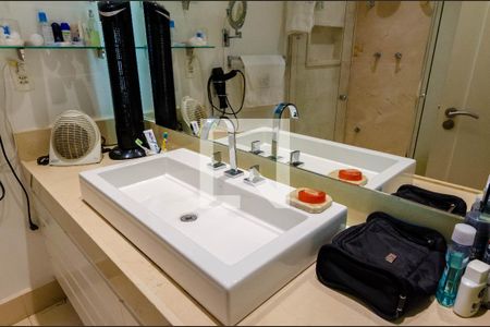 Casa para alugar com 1500m², 3 quartos e 2 vagas Casa para alugar com 1500m², 3 quartos e 2 vagasBanheiro