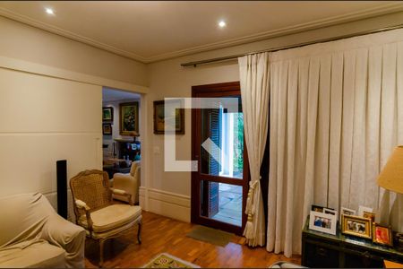 Casa para alugar com 1500m², 3 quartos e 2 vagas Casa para alugar com 1500m², 3 quartos e 2 vagasSala de TV