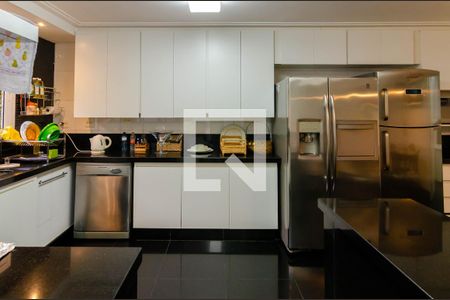 Casa para alugar com 1500m², 3 quartos e 2 vagas Casa para alugar com 1500m², 3 quartos e 2 vagasCozinha