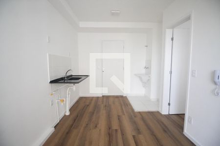 sala / cozinha  de apartamento para alugar com 1 quarto, 29m² em Parque Vitória, São Paulo
