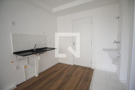 sala / cozinha  de apartamento para alugar com 1 quarto, 29m² em Parque Vitória, São Paulo