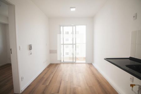 sala / cozinha  de apartamento para alugar com 1 quarto, 29m² em Parque Vitória, São Paulo