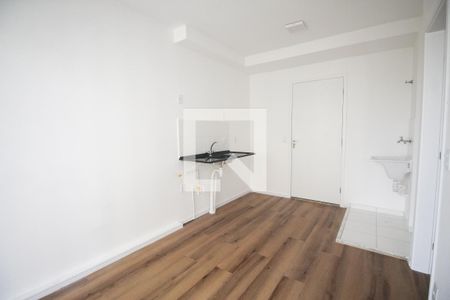 sala / cozinha  de apartamento para alugar com 1 quarto, 29m² em Parque Vitória, São Paulo