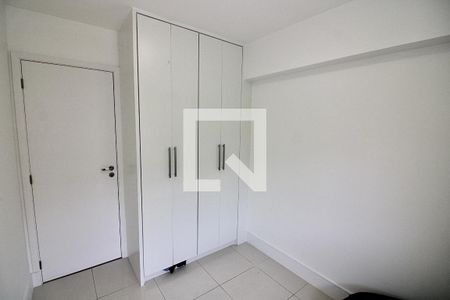 Apartamento à venda com 77m², 2 quartos e 2 vagasQuarto 