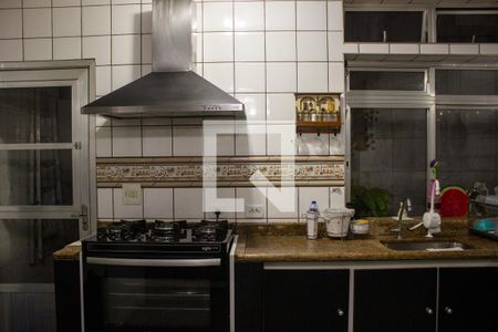 Casa à venda com 528m², 6 quartos e 3 vagas Casa à venda com 528m², 6 quartos e 3 vagasCozinha