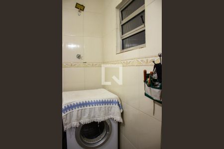 Casa à venda com 528m², 6 quartos e 3 vagas Casa à venda com 528m², 6 quartos e 3 vagasÁrea de Serviço / Banheiro