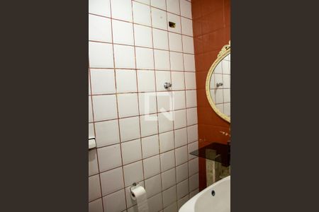 Casa à venda com 528m², 6 quartos e 3 vagas Casa à venda com 528m², 6 quartos e 3 vagasBanheiro 5