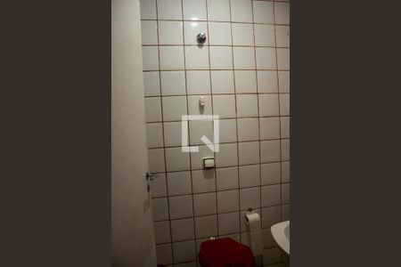Casa à venda com 528m², 6 quartos e 3 vagas Casa à venda com 528m², 6 quartos e 3 vagasBanheiro 5