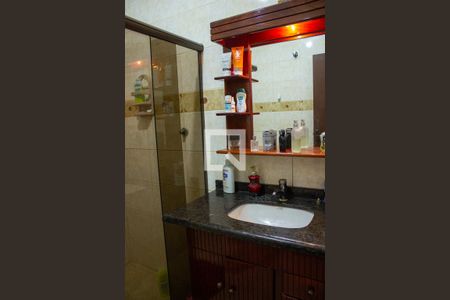 Casa à venda com 528m², 6 quartos e 3 vagas Casa à venda com 528m², 6 quartos e 3 vagasBanheiro 2