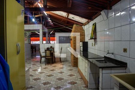 Casa à venda com 528m², 6 quartos e 3 vagas Casa à venda com 528m², 6 quartos e 3 vagasÁrea de Serviço