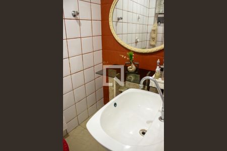 Casa à venda com 528m², 6 quartos e 3 vagas Casa à venda com 528m², 6 quartos e 3 vagasBanheiro 5