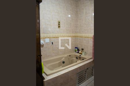 Casa à venda com 528m², 6 quartos e 3 vagas Casa à venda com 528m², 6 quartos e 3 vagasBanheiro 3
