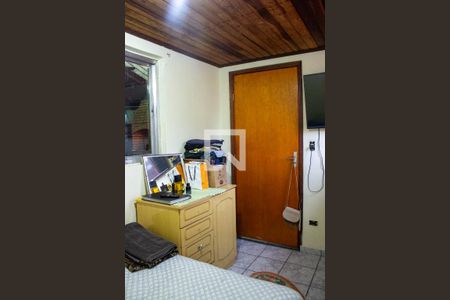 Casa à venda com 528m², 6 quartos e 3 vagas Casa à venda com 528m², 6 quartos e 3 vagasQuarto 4