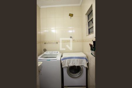 Casa à venda com 528m², 6 quartos e 3 vagas Casa à venda com 528m², 6 quartos e 3 vagasÁrea de Serviço / Banheiro