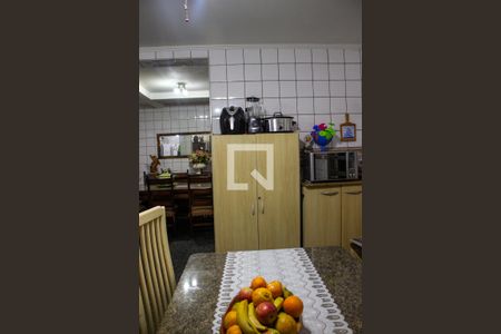 Casa à venda com 528m², 6 quartos e 3 vagas Casa à venda com 528m², 6 quartos e 3 vagasCozinha
