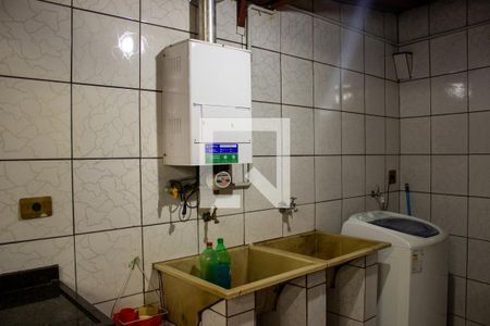 Casa à venda com 528m², 6 quartos e 3 vagas Casa à venda com 528m², 6 quartos e 3 vagasÁrea de Serviço