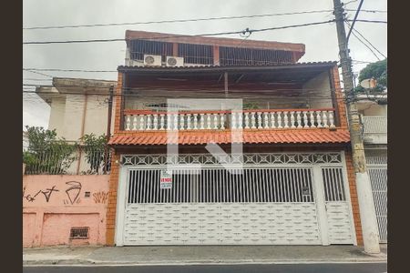 Casa à venda com 528m², 6 quartos e 3 vagas Casa à venda com 528m², 6 quartos e 3 vagasFachada